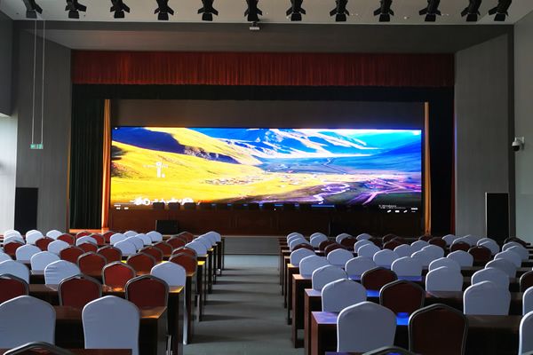 P0.9、P1.25、P1.53、P1.86、P2 LED顯示屏的合適觀看距離是多少？