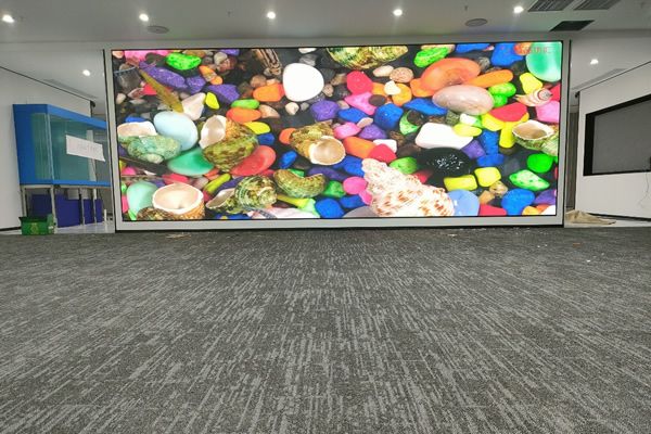 會(huì)議室智能大屏有哪種好，做多大尺寸？